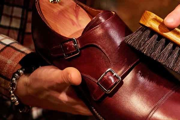 how to clean leather shoes inside and outside parts