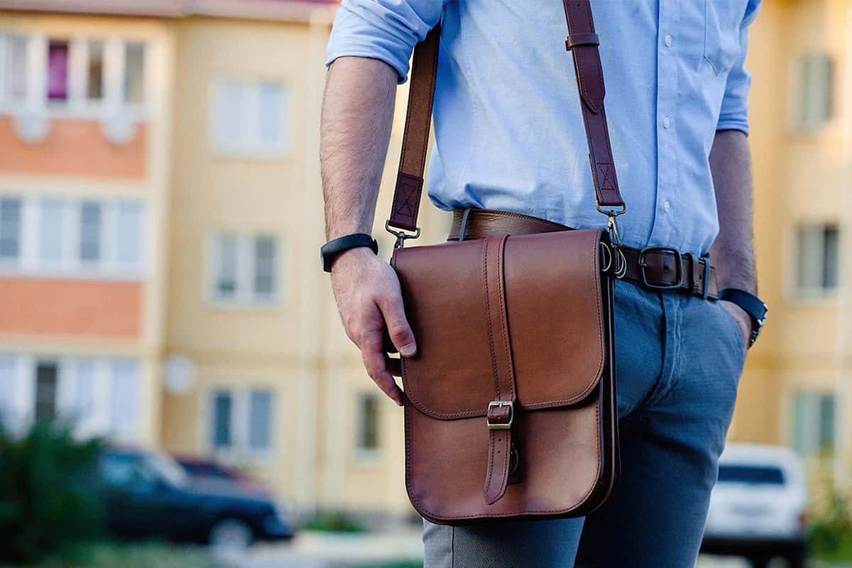 Leather bag men’s business to boost their carier