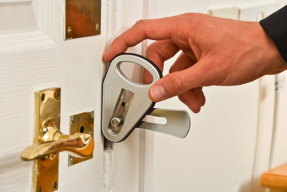Types of door locks and prices