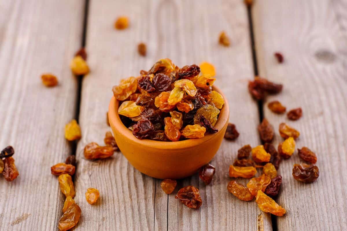Buy and the Price of All Kinds of Golden Dry Raisins