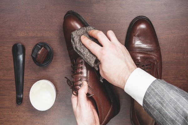 The Purchase Price of Durables leather shoes + Properties, Disadvantages And Advantages