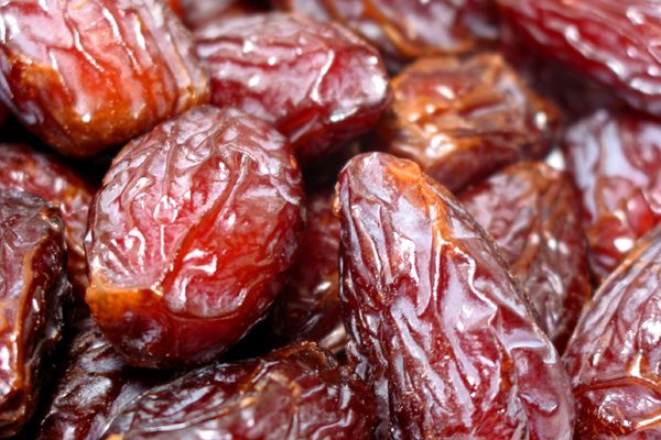 Buy and the Price of All Kinds of Medjool Rutab Dates
