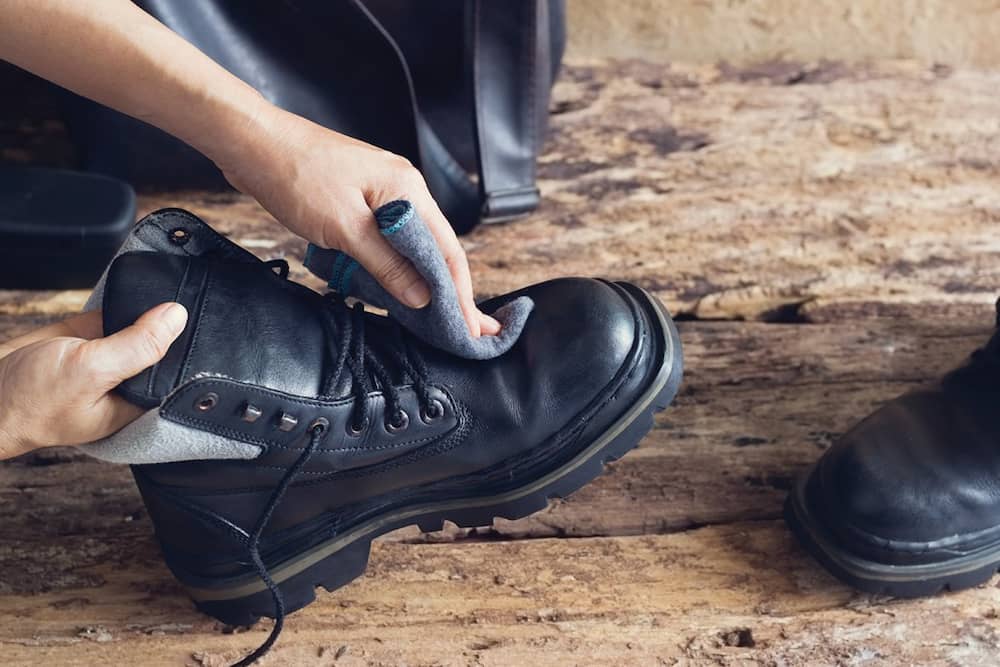 how to clean leather shoes without polish