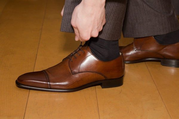 Purchase brown leather shoes mens that are breathable