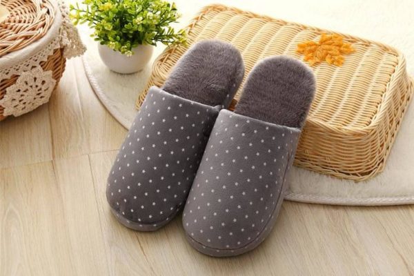 Warm slippers for ladies Purchase Price + Photo