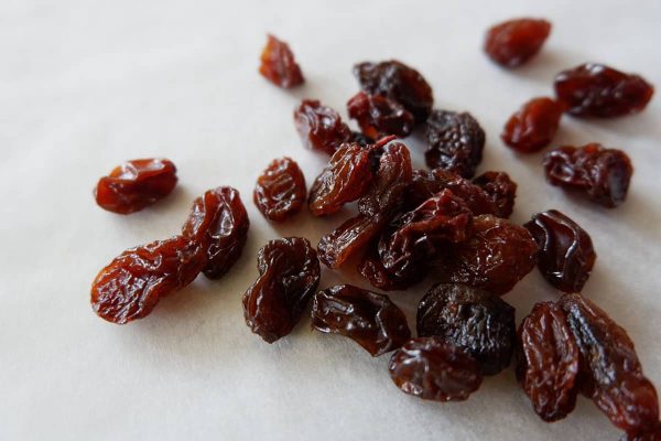are raisins made from red grape or brown grapes