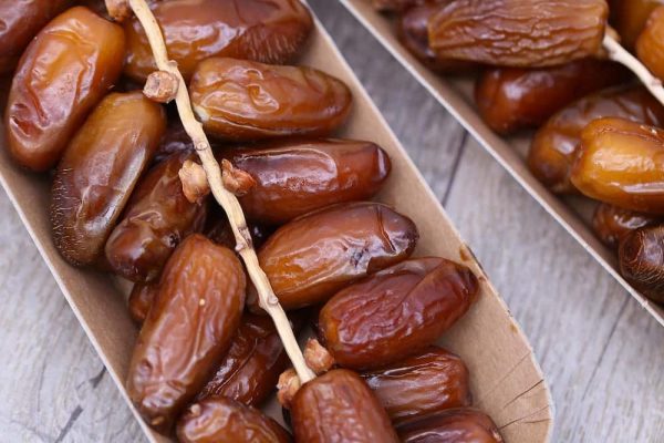 Buy Tunisian Deglet Noor Dates + Great Price