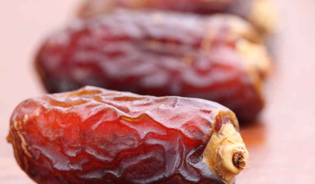 Buy All Kinds of Khadrawy Dates at the Best Price