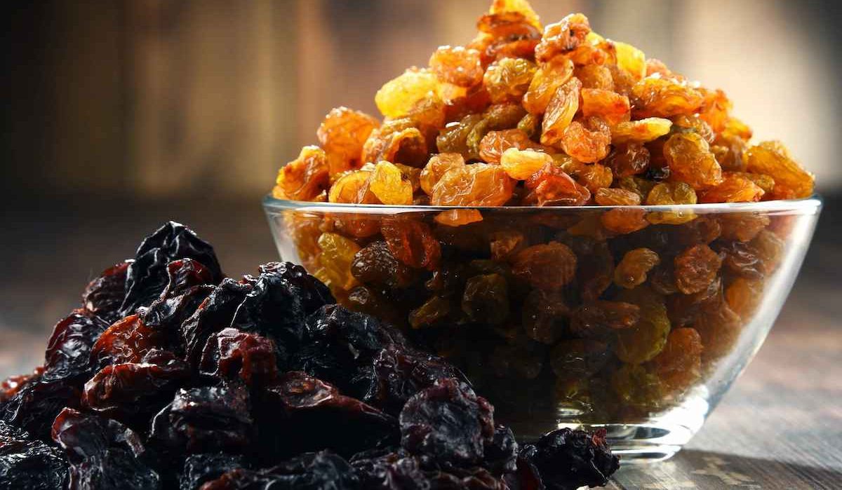 raisins are made by drying grapes in the sun