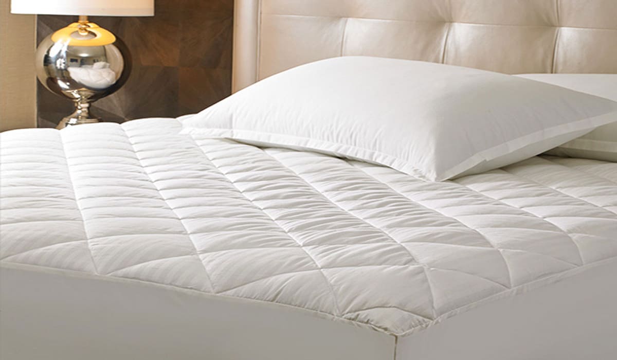 Feather mattress topper twin xl is suitable for tall couples