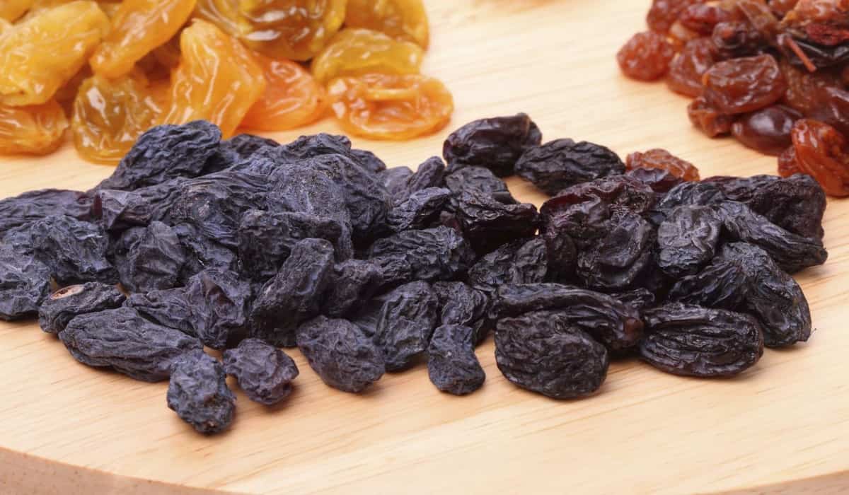 Price and purchase of organic black raisins with seeds + Cheap sale