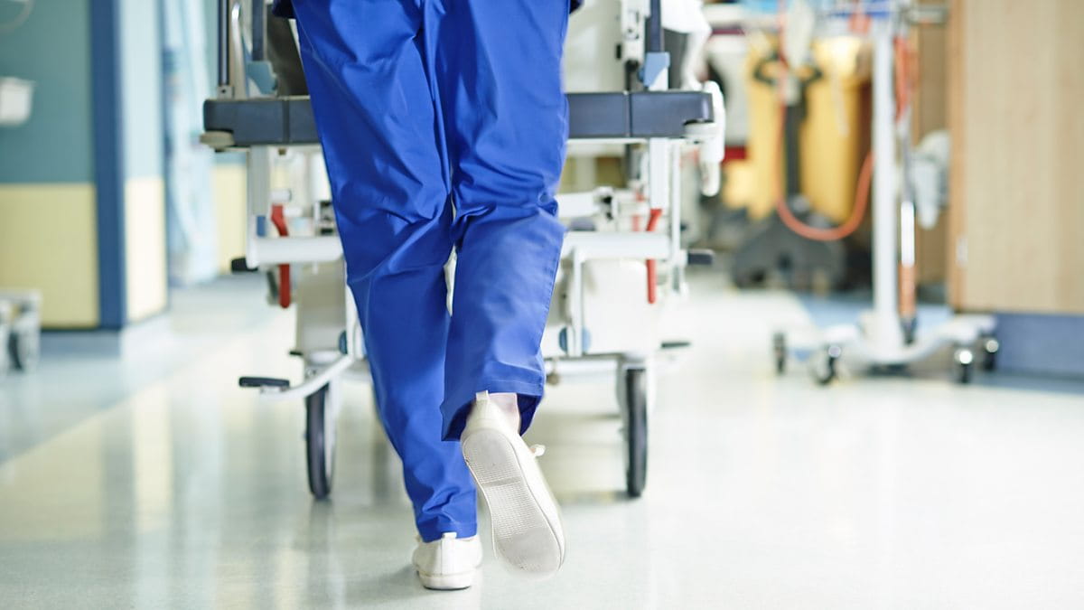 best shoes for doctors in hospital to support their feet
