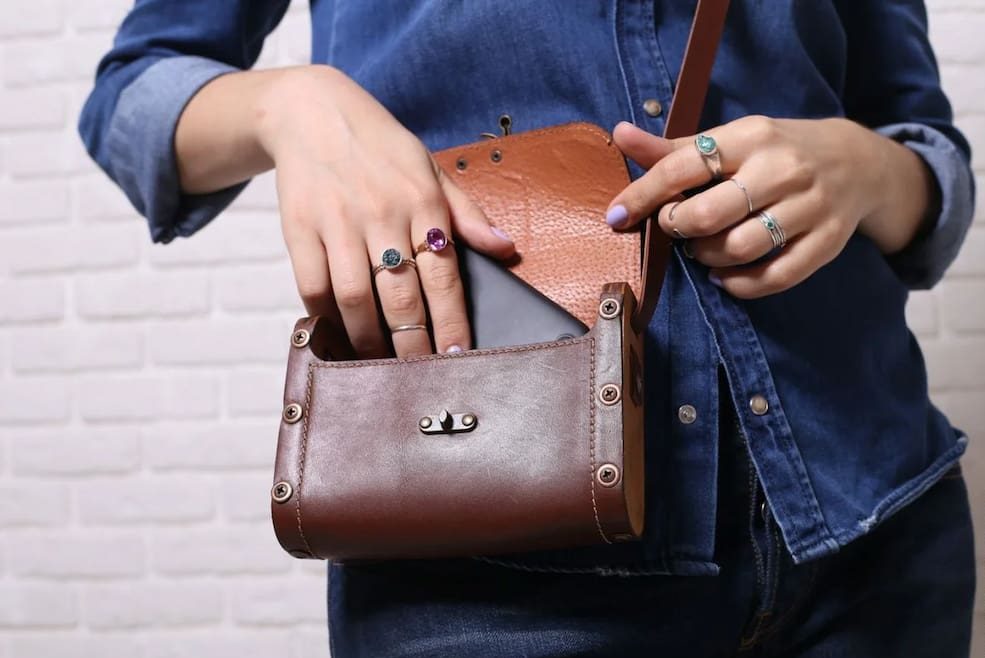 casual leather crossbody bag| buy at a cheap price