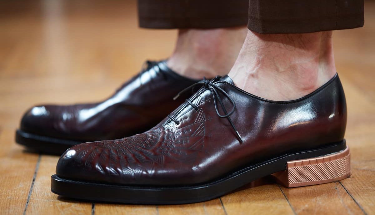 Leather slip on work shoes men`s + Buy