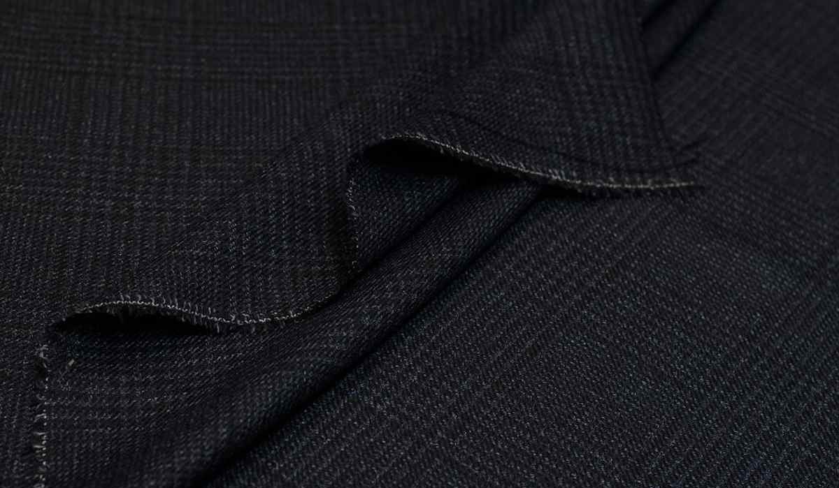 Buying types of fabric for men's suits from the most reliable brands