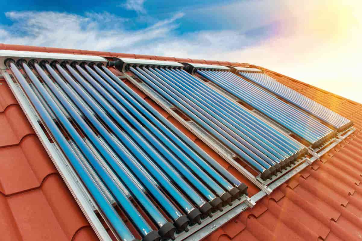Solar water heater tube cleaning