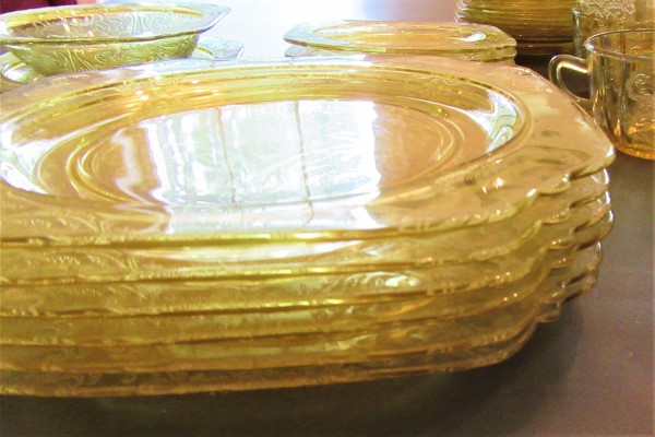 Buy and Current Sale Price of glass dinnerware lead plates