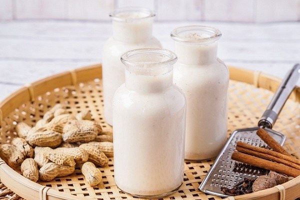 Peanut milk vs cow milk consequential differences must be aware