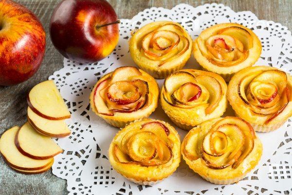 Rose Apple Cinnamon Cupcakes | buy at a cheap price