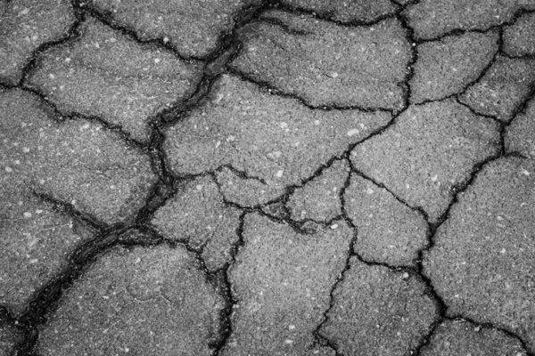 how asphalt concrete pavement cracking can be avoided