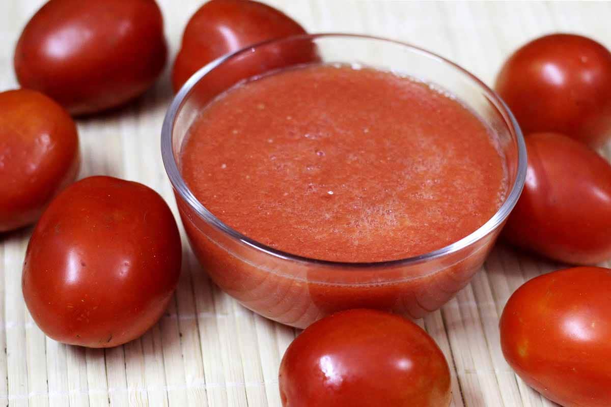 How to make tomato puree for face