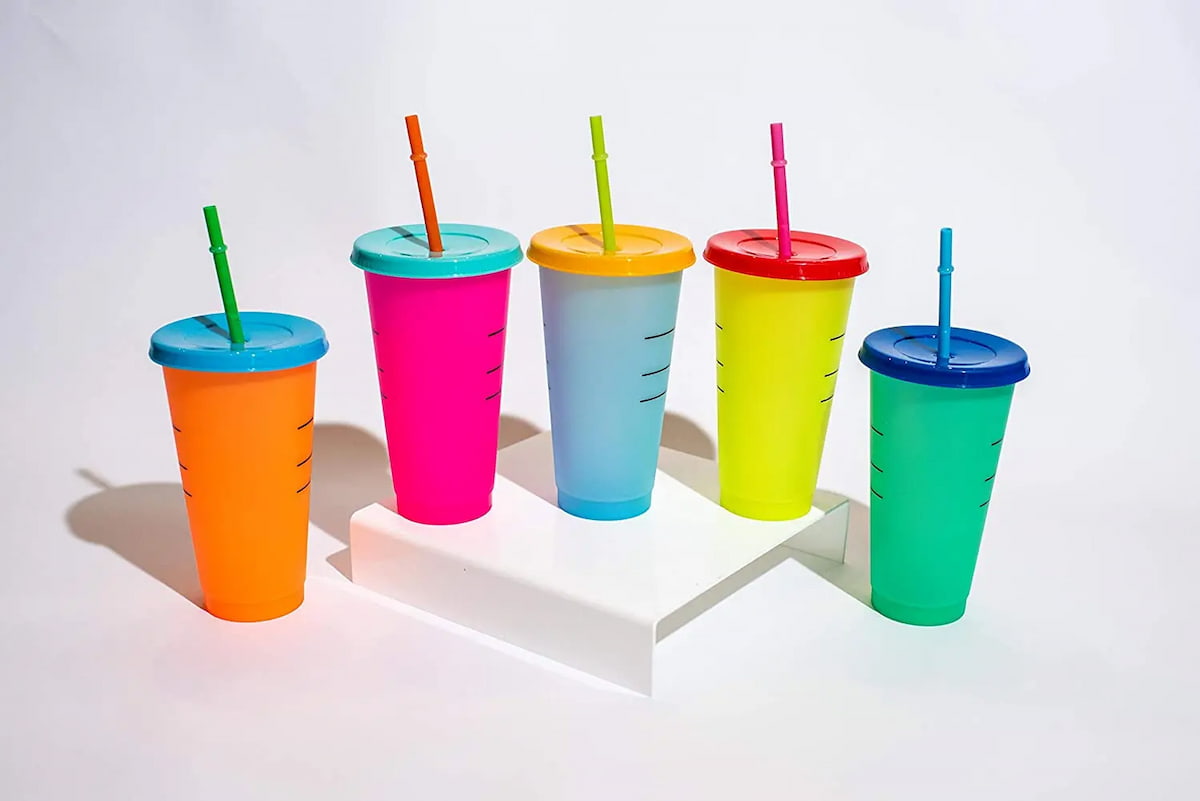 Buy reusable plastic cups with lids + great price