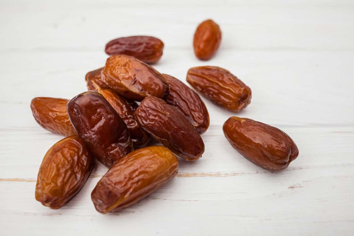 Buy The Latest Types of Dried dates At a Reasonable Price