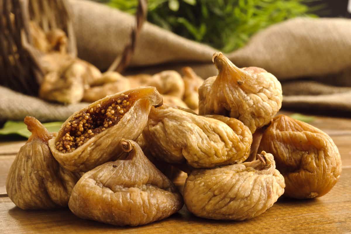Dried figs for sale in bulk