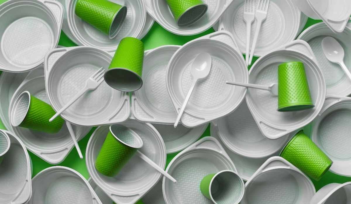 Best Disposable plasticware 350 ml at your parties