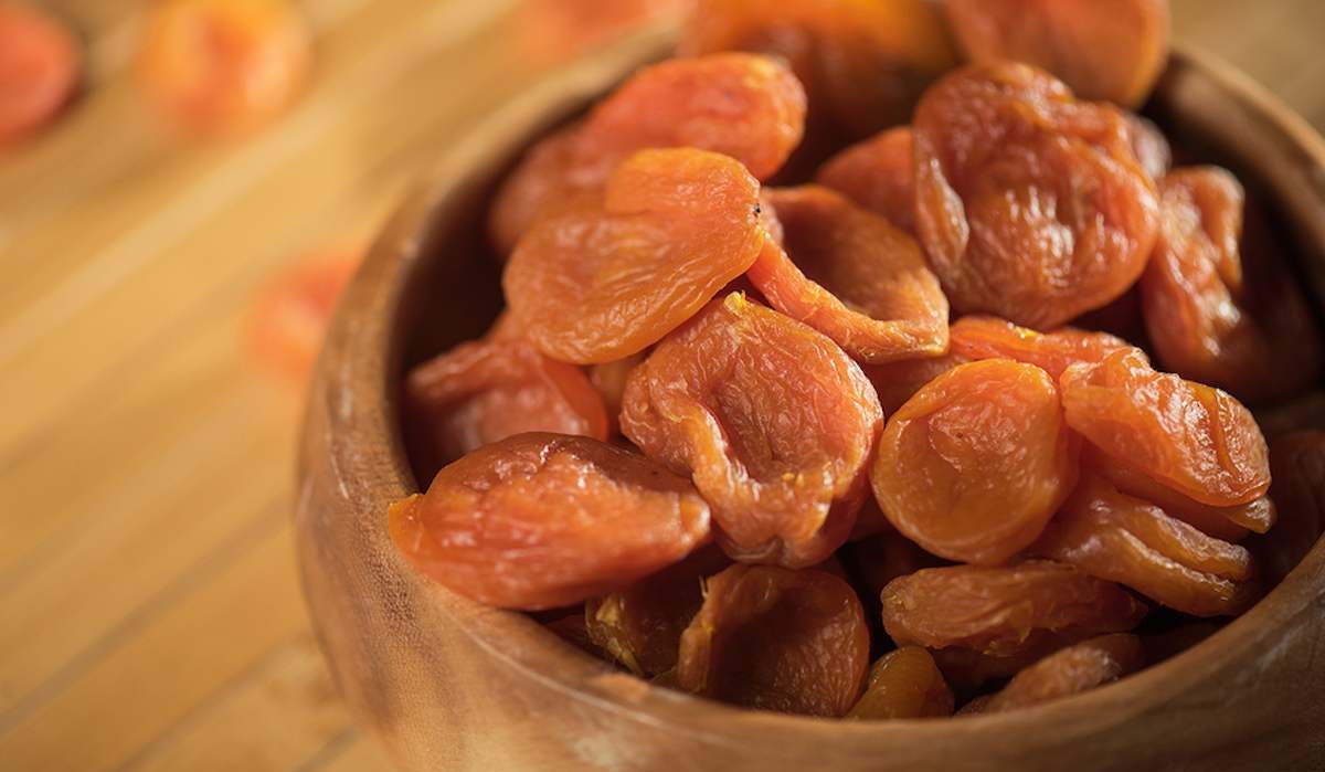 dried apricots price per pound vs for each 1kg