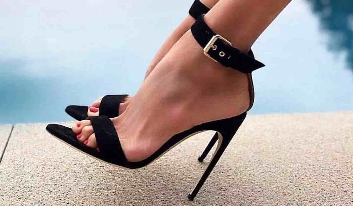 Women’s high heel buckle sandals + Best Buy Price