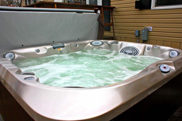 buy and current sale price of Jacuzzi Jet Tub
