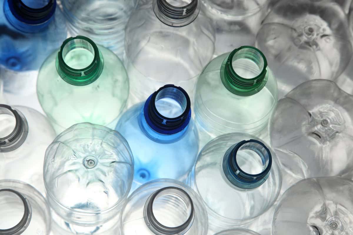 disposable plastic bottles with lids can be very functional