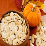Eating Pumpkin Seeds; high calcium Protein Fiber 2 Types Raw Fried