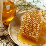 Pure Honey Per Litre; Thick Sticky Dark Yellow Amber Color Flower's Nectar