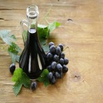 Balsamic Vinegar (Aceto Balsamico Tradizionale) Red Black Color 2 Type Traditional Industrial