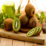 Kiwi Fruit in Pakistan; Sweet Sour Tastes 3 Vitamins C E D