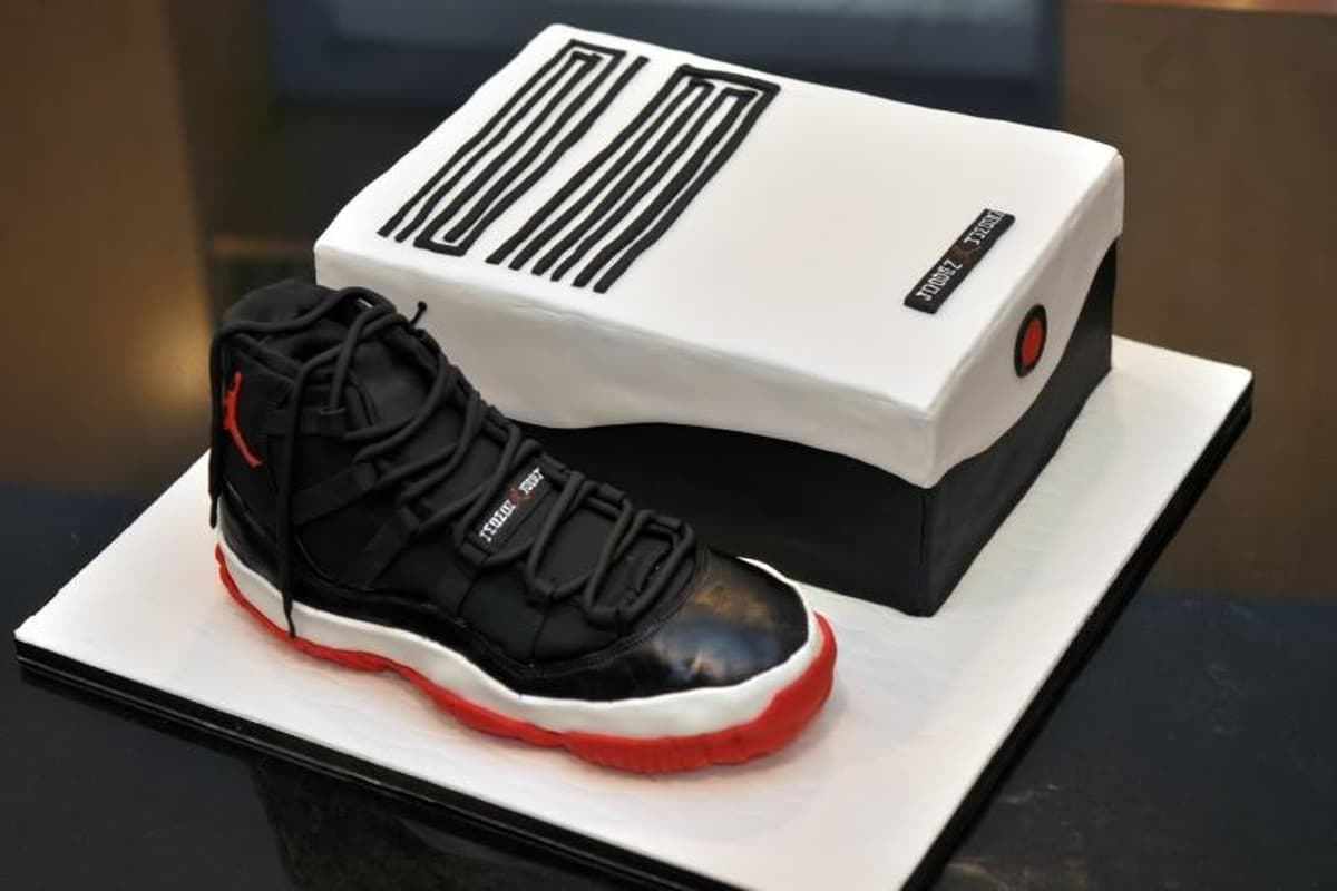Air Jordan Shoe Personalized Cake Topper - 3D Wade Creations
