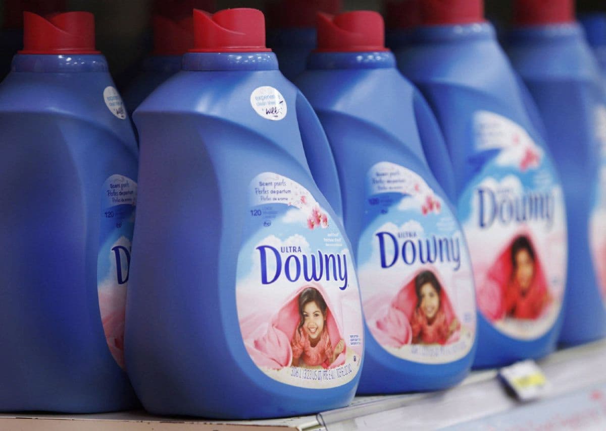 Downy Liquid Detergent; Soften Clothes Strengthen Fabric Remove Sweat Dirt