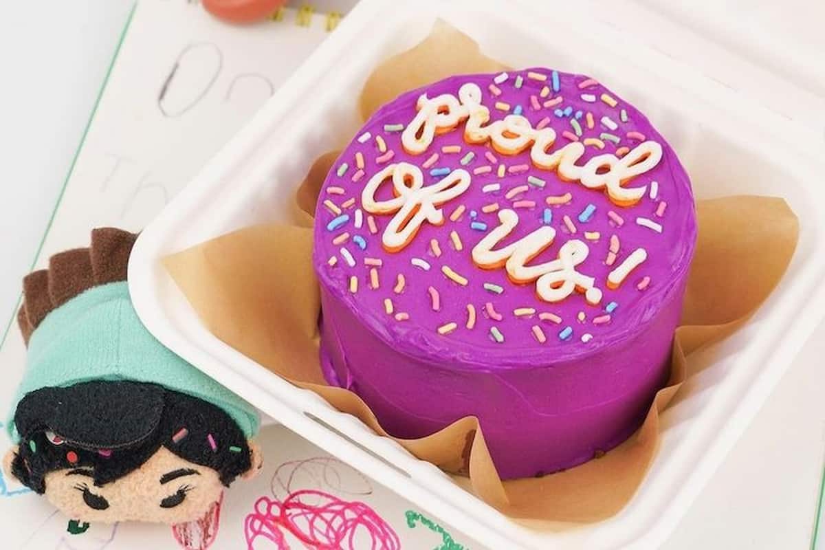 Бенто торт 18 девушке. Бенто Cake. Бенто торт на день рождения девушке. Бенто торт подростку на день рождения. Розовый Бенто торт для девочки.