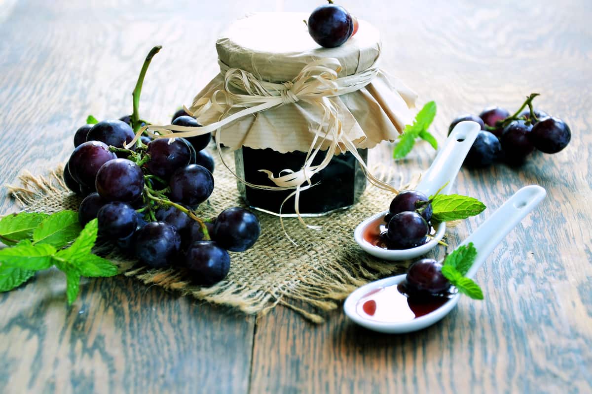 Persian Grape Molasses (Shireh) Vitamins Carbohydrates Nutrients Source Prevents Heart Attacks