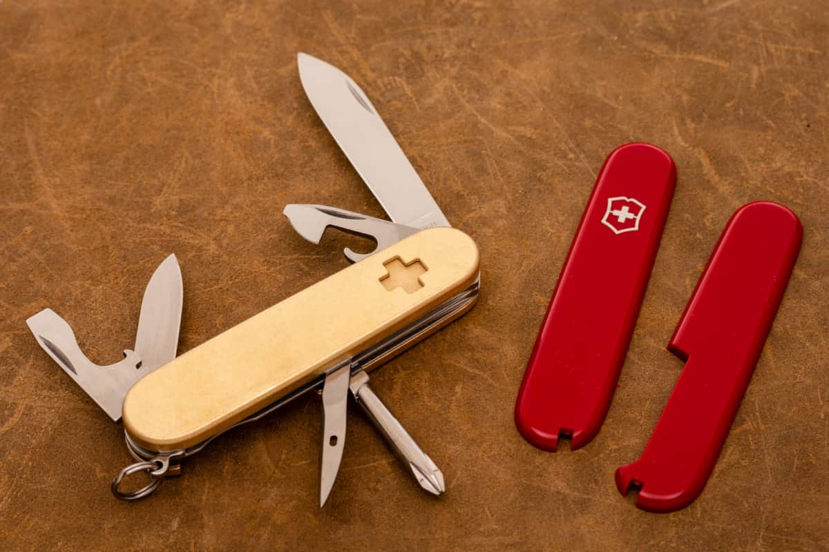 Swiss Knife in Uae; Pocket Size Contains Blade Scissor Nail File Screwdriver