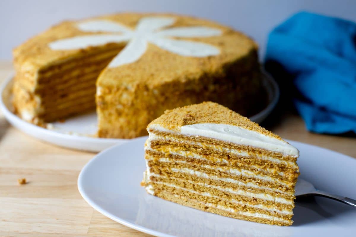 Goldilocks Cake in Philippines (Best Dessert) Chocolate Flavor Low Protein Raise Metabolism