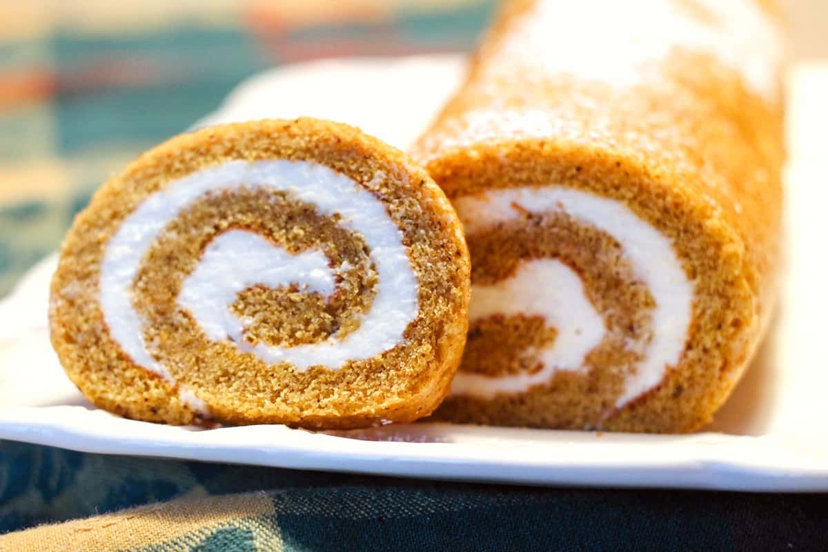 Goldilocks Roll Cake; Fresh Good Ingredients Crispy Texture Parties Celebration Birthdays