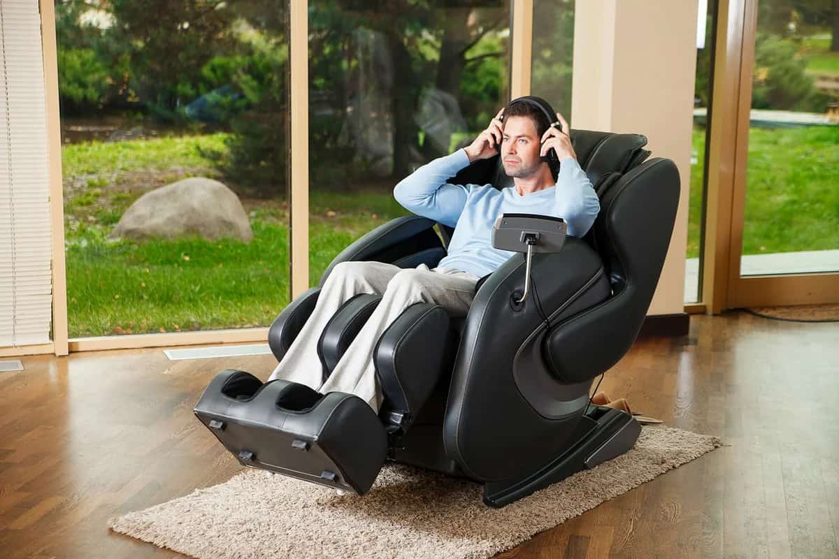 Body Massage Chair in India; Two Three Dimensional Types Music Player Equipped