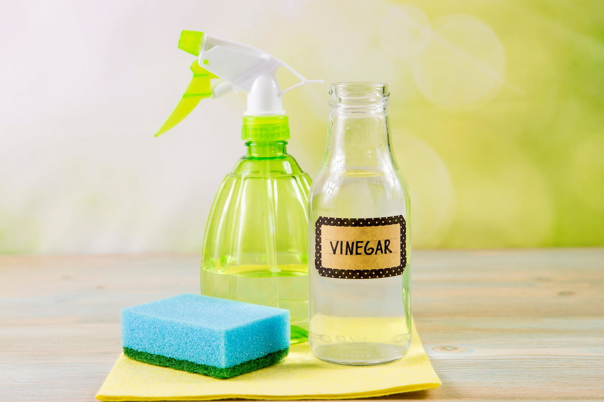 Distilled Vinegar in Pakistan; White Contain Acetic Acid Stop Skin Burning