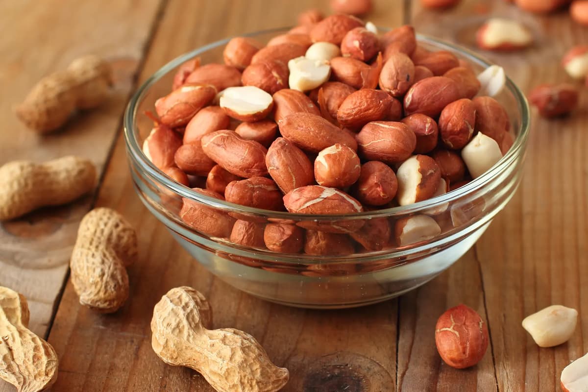 Raw Peanut in Pakistan; Red Skin Chest Softener Manganese Phosphorus Vitamin E Source
