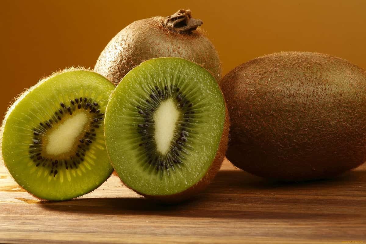Zesty Kiwi Fruit; Calcium Vitamin C K Source Cancer Heart Attack Preventer