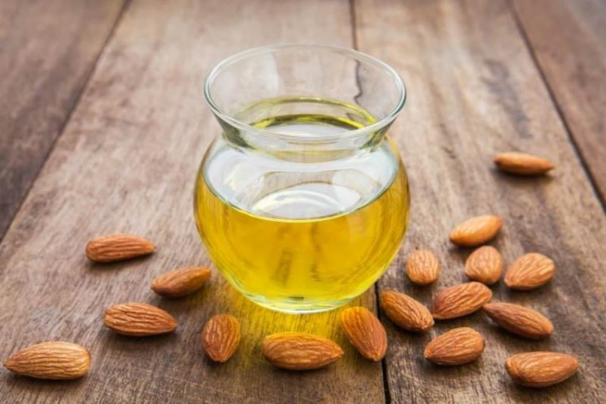Quality Almond Extract; Vitamin E Source 2 Type Sweet Bitter Hair Skin Beneficial