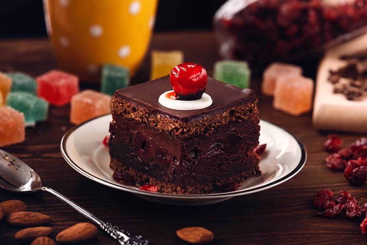Cherry chocolate cake HD picture free download